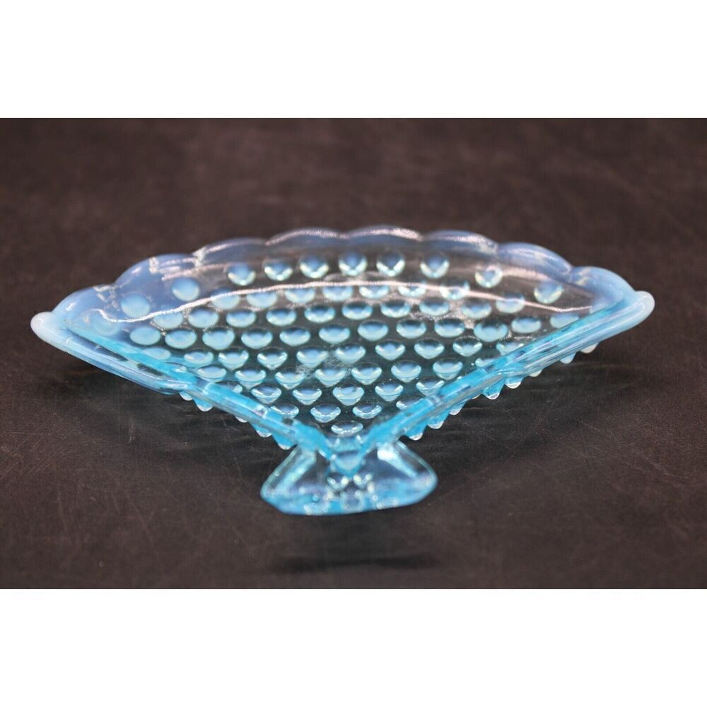 Vintage Fenton Blue Opalescent Hobnail Fan Ashtray - Picture 6 of 7